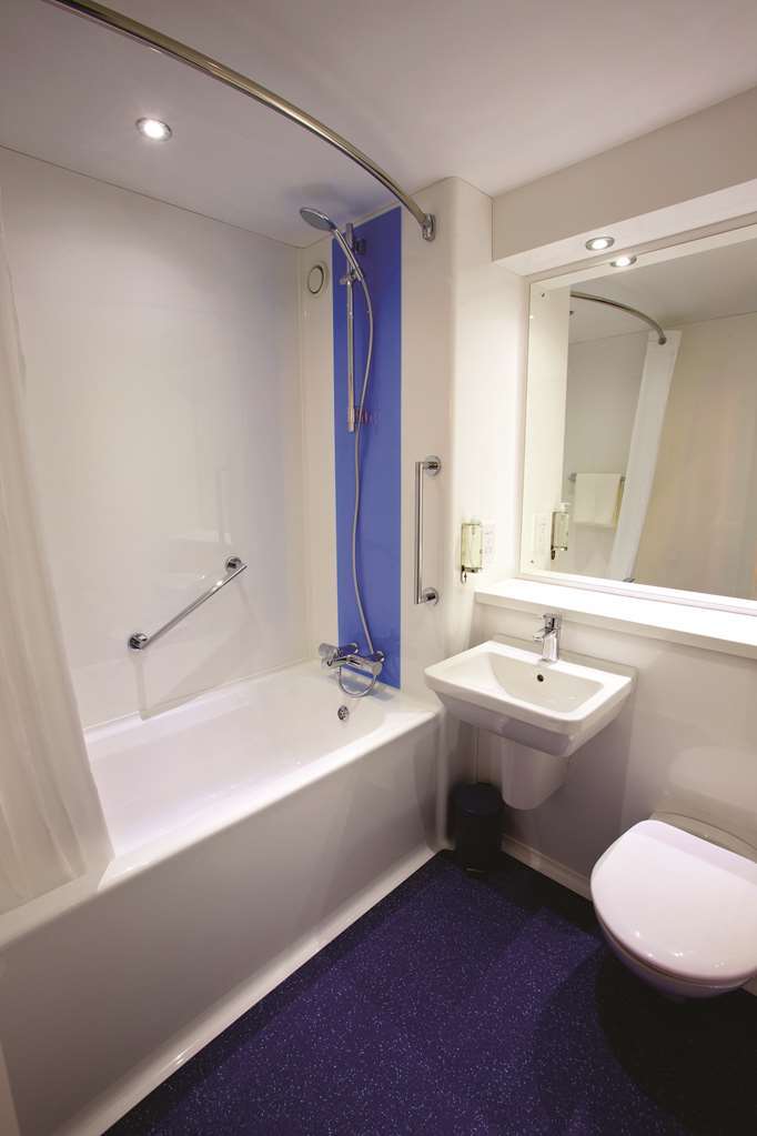 Travelodge Bedford Wyboston Room photo