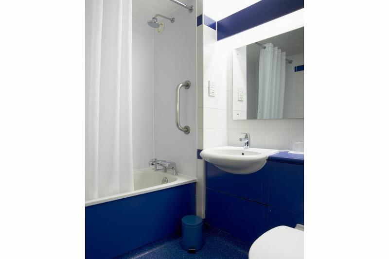 Travelodge Bedford Wyboston Exterior photo